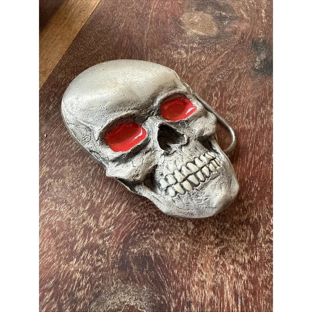 Vintage 1993 Siskiyou Belt Buckle Company SKULL RED EYES Outlaw Motorcycle - EUC